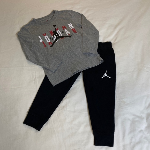 Bundle Boys size XS (4/5) Brand Name Shirts Pants 17 Pieces - Picture 4 of 7